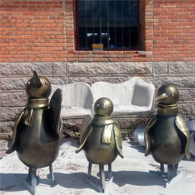 Escultura decorativa exterior do pinguim das estátuas de bronze feitos a mão do jardim