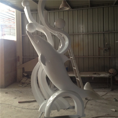 A estátua exterior do golfinho da fibra de vidro do parque do oceano lustrou 100cm pintado