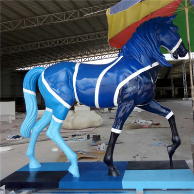Vida realística da fibra de vidro - a estátua do jardim da escultura do cavalo do tamanho pintou