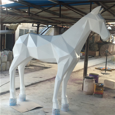 Geometria realística das grandes esculturas animais do jardim do cavalo do metal para a cidade