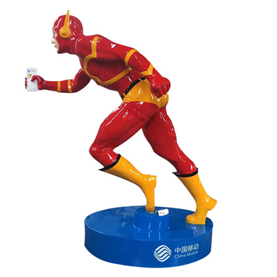 Fibra de vidro de madeira feita sob encomenda icónica 200cm da escultura do homem super para a exposição da janela