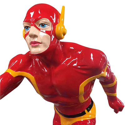 Fibra de vidro de madeira feita sob encomenda icónica 200cm da escultura do homem super para a exposição da janela