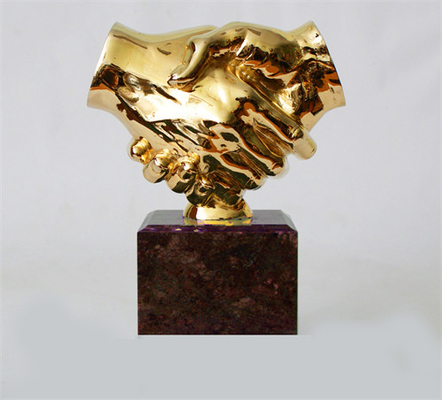 Estátuas internas modernas SS 316 do aperto do aperto de mão da escultura do ouro Desktop 304