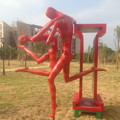Sumário decorativo de dança da escultura do metal dos amantes do sinal do amor para o centro da cidade