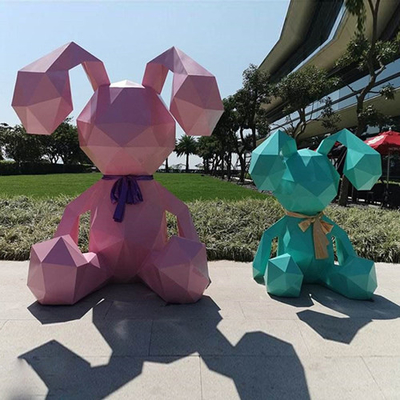 Geometria animal dos desenhos animados das esculturas FPR do jardim da estátua do coelho para a loja
