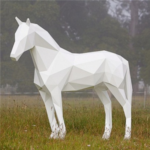 Geometria realística das grandes esculturas animais do jardim do cavalo do metal para a cidade
