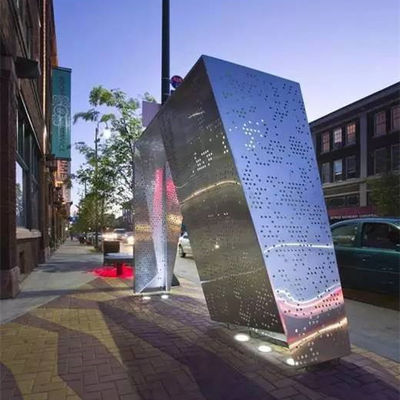 Escultura de aço inoxidável projetada com logotipo transparente oco